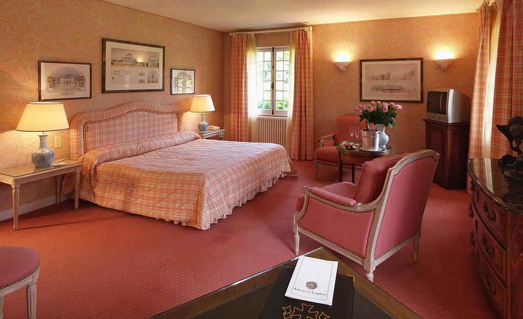 Auberge Des Templiers Boismorand Quarto foto