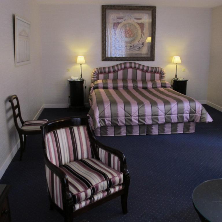 Auberge Des Templiers Boismorand Quarto foto